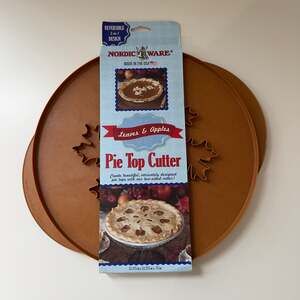 Nordic Ware Double Pie Top Cover Cutter Apples Leaves Christmas X-mas 1970s